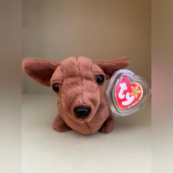 RARE 1995 Ty 'Weenie' dog Beanie Baby w/ tag mistakes (mint)